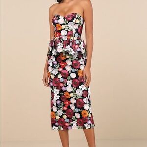 Lulu’s Fabulous Display Black Multi 3D Floral Strapless Midi Dress